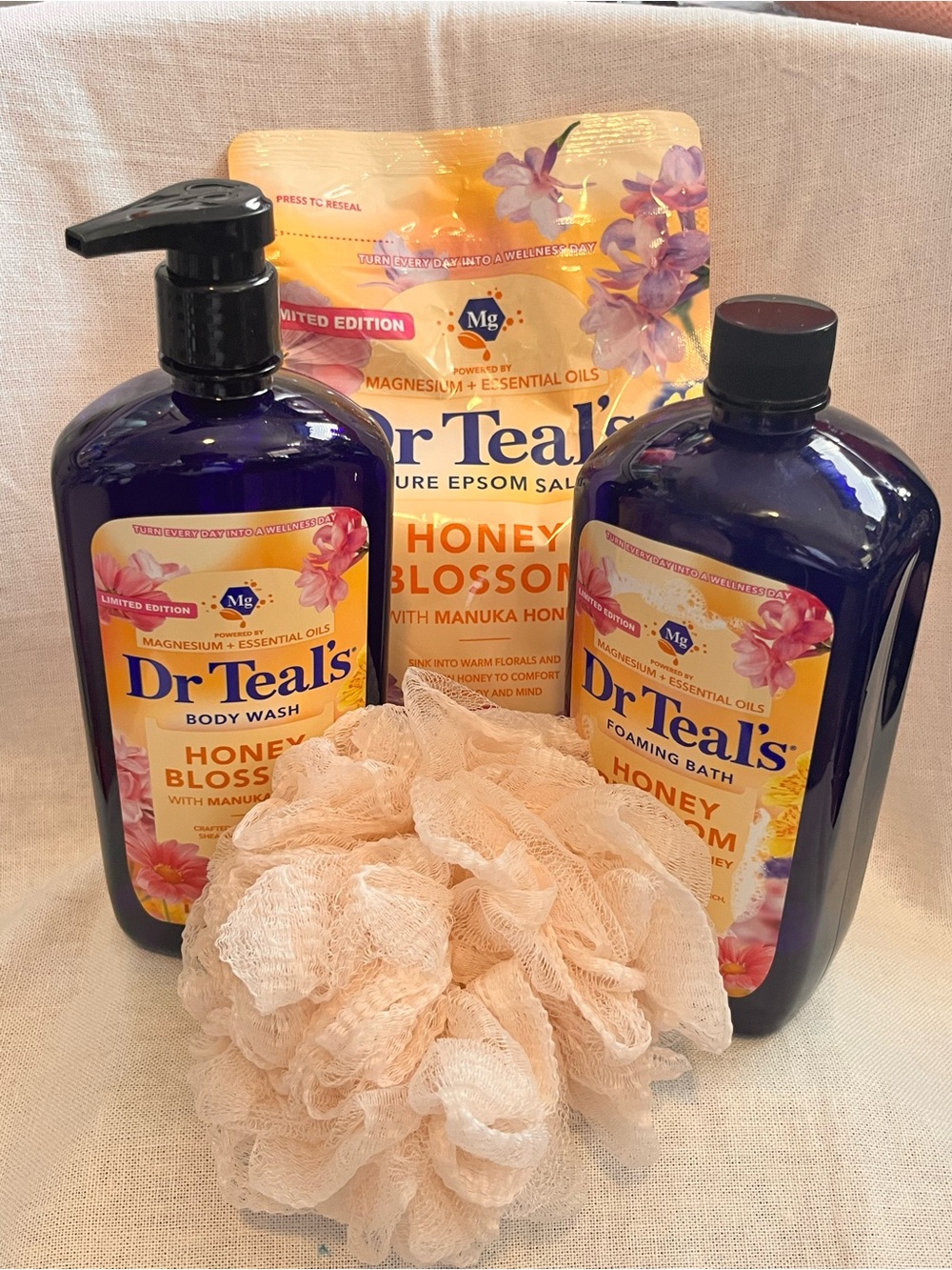 Dr Teals Honey Blossom Body Wash & Foaming Bath Set — Honey Blossom (Peach)